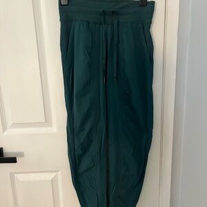Lululemon Forest green joggers